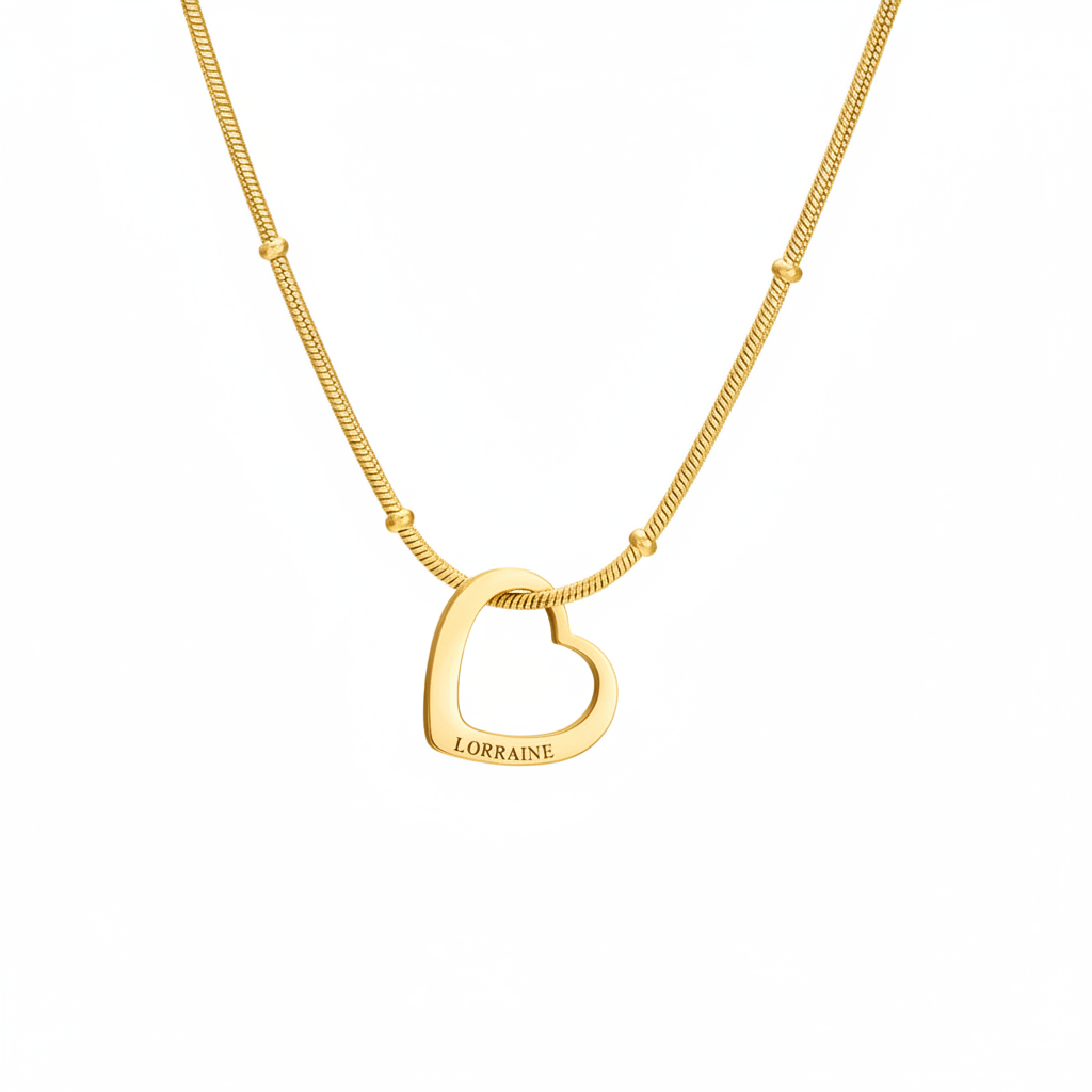 Personalized silver necklace with one engraved heart